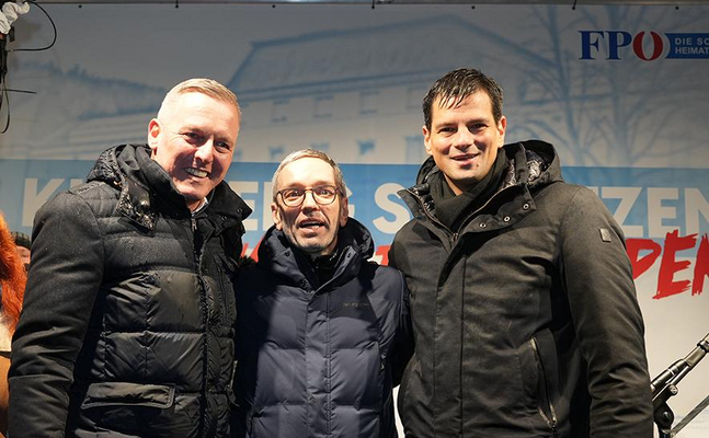 Steiermarks künftiger Landeshauptmann Mario Kunasek, FPÖ-Bundesparteiobmann Herbert Kickl und der steirische Nationalratsabgeordnete Hannes Amesbauer (v. l.).